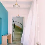 Hostel Follow The Sun Boutique - Pool, Breakfast & Sea Views San Ġiljan