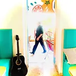 Hostel Follow The Sun Boutique - Pool, Breakfast & Sea Views