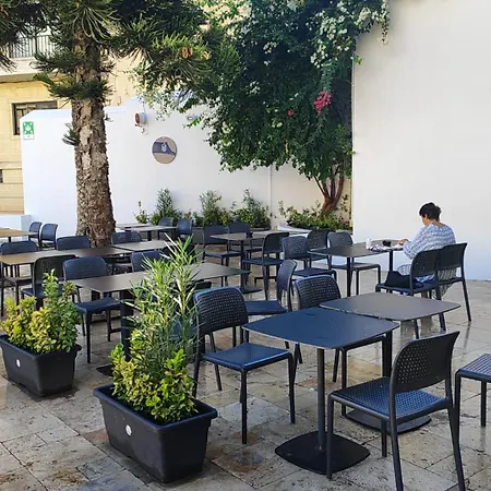 Follow The Sun Boutique - Pool, Breakfast & Sea Views *