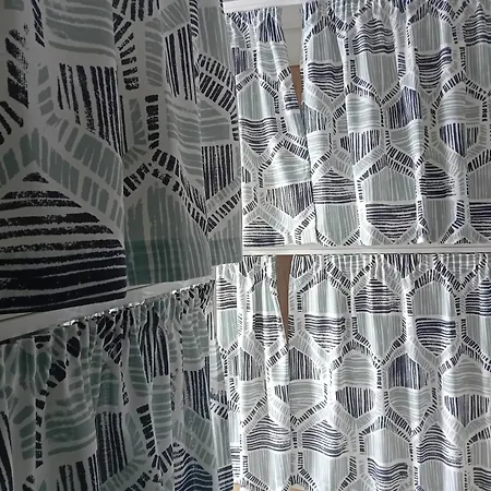 Follow The Sun Boutique - Pool, Breakfast & Sea Views