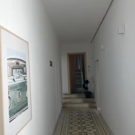 Follow The Sun Boutique - Pool, Breakfast & Sea Views Hostel *