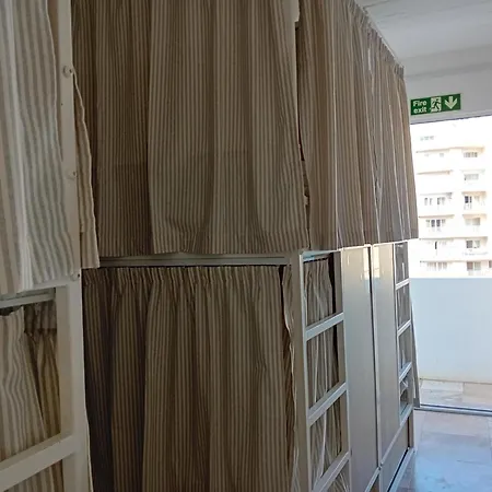 Follow The Sun Boutique - Pool, Breakfast & Sea Views Hostal *