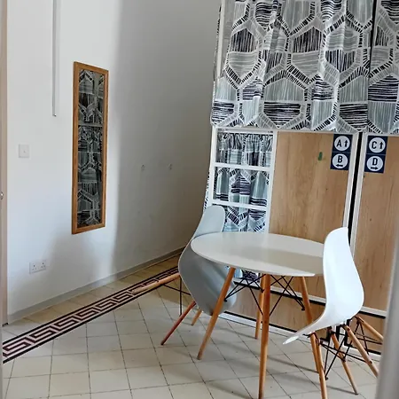 Hostel Follow The Sun Boutique - Pool, Breakfast & Sea Views