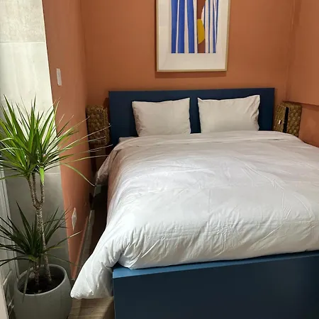 Hostel Follow The Sun Boutique - Pool, Breakfast & Sea Views St. Julian's