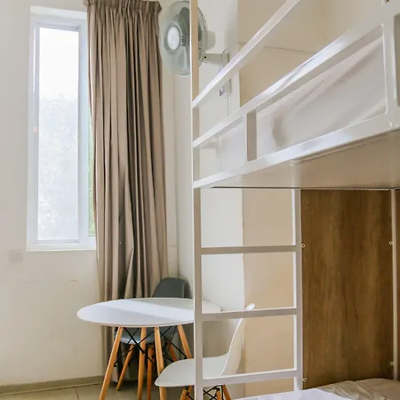 Hostal Follow The Sun Boutique - Pool, Breakfast & Sea Views