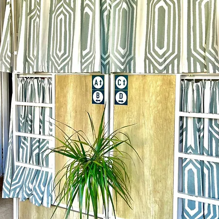 Follow The Sun Boutique - Pool, Breakfast & Sea Views *