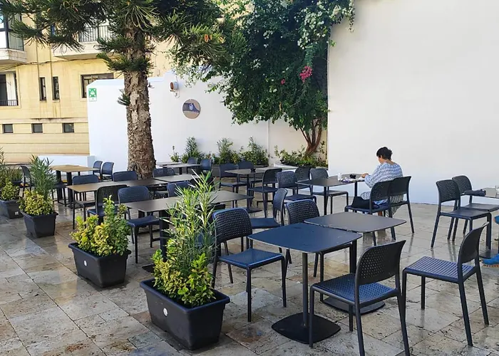 Follow The Sun Boutique - Pool, Breakfast & Sea Views *