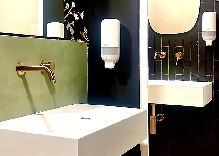 Follow The Sun Boutique - Pool, Breakfast & Sea Views