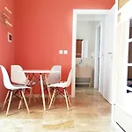 Follow The Sun Boutique - Pool, Breakfast & Sea Views 호스텔 Saint Julian's