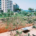 Follow The Sun Boutique - Pool, Breakfast & Sea Views 호스텔 *
