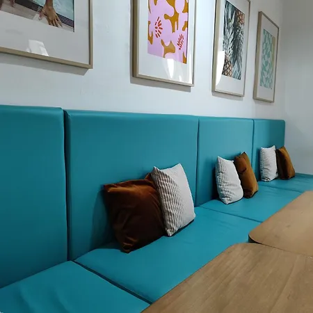 Hostel Follow The Sun Boutique - Pool, Breakfast & Sea Views *