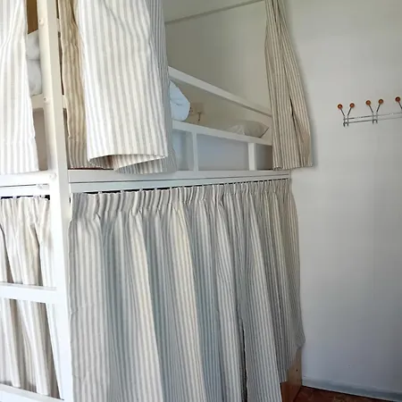 Hostel Follow The Sun Boutique - Pool, Breakfast & Sea Views