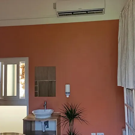 Follow The Sun Boutique - Pool, Breakfast & Sea Views Hostal San Julián