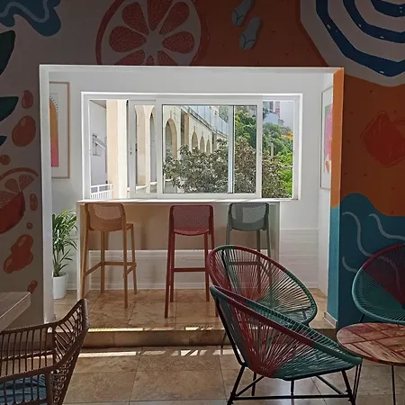 Follow The Sun Boutique - Pool, Breakfast & Sea Views Hostel