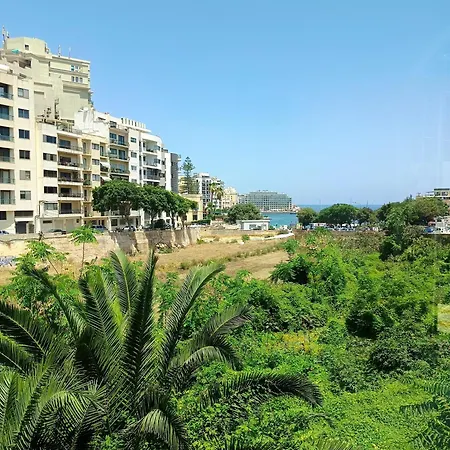 Follow The Sun Boutique - Pool, Breakfast & Sea Views *