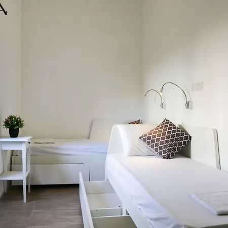Follow The Sun Boutique - Pool, Breakfast & Sea Views Vandrarhem