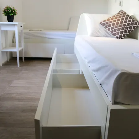Follow The Sun Boutique - Pool, Breakfast & Sea Views San Ġiljan