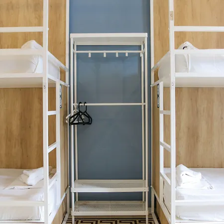 Hostel Follow The Sun Boutique - Pool, Breakfast & Sea Views Saint Julian's