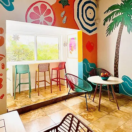 Follow The Sun Boutique - Pool, Breakfast & Sea Views Hostel San Ġiljan