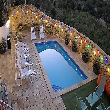 Follow The Sun Boutique - Pool, Breakfast & Sea Views * San Ġiljan