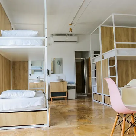 Hostel Follow The Sun Boutique - Pool, Breakfast & Sea Views Saint Julian's