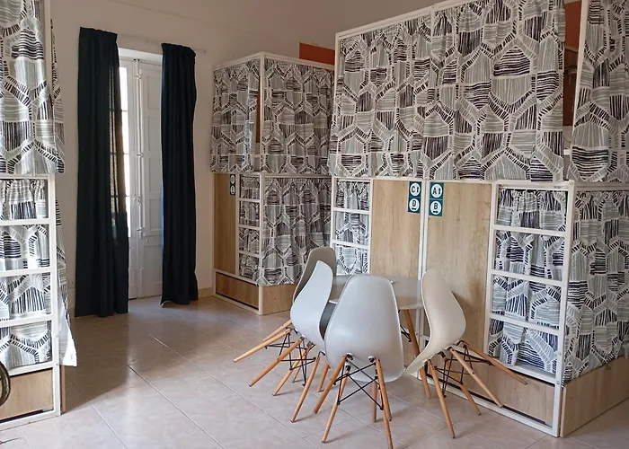 Follow The Sun Boutique - Pool, Breakfast & Sea Views *