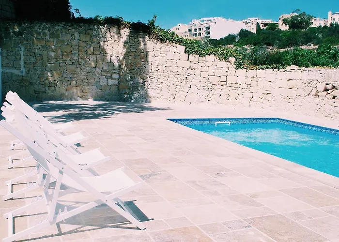 Follow The Sun Boutique - Pool, Breakfast & Sea Views *