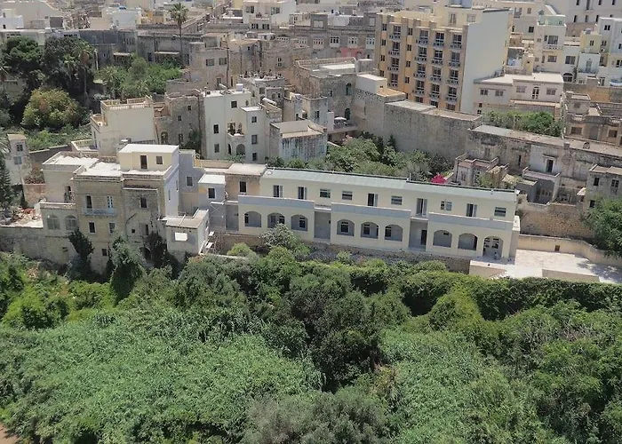 بيت شباب Follow The Sun Boutique - Pool, Breakfast & Sea Views