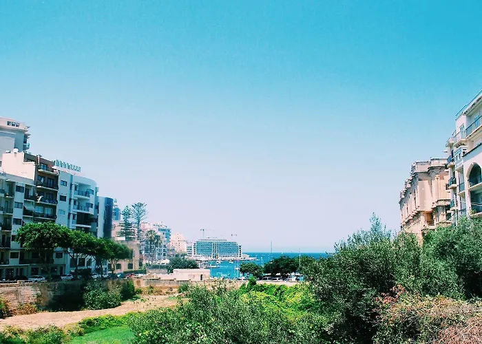 Follow The Sun Boutique - Pool, Breakfast & Sea Views