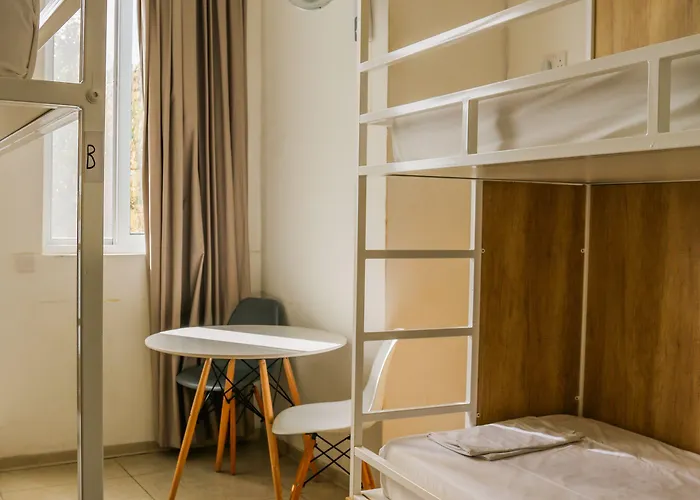 Hostel Follow The Sun Boutique - Pool, Breakfast & Sea Views