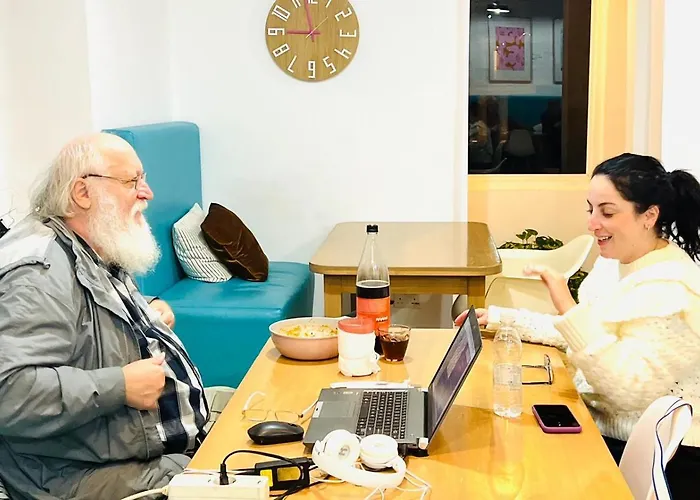 Follow The Sun Boutique - Pool, Breakfast & Sea Views بيت شباب *