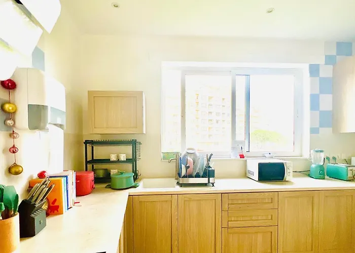 Follow The Sun Boutique - Pool, Breakfast & Sea Views بيت شباب *