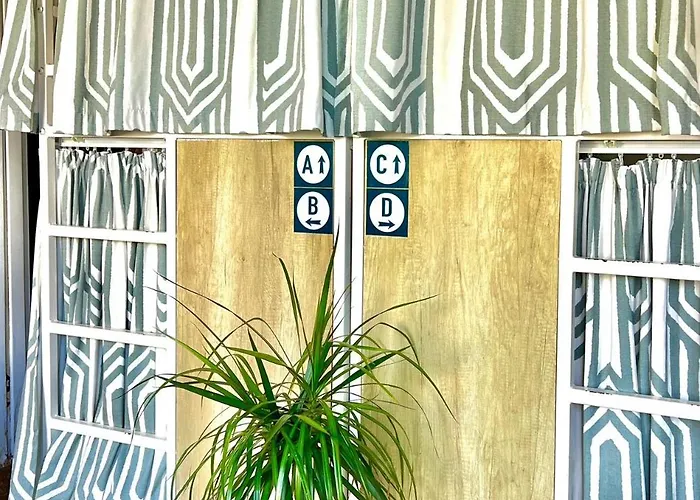 Follow The Sun Boutique - Pool, Breakfast & Sea Views *