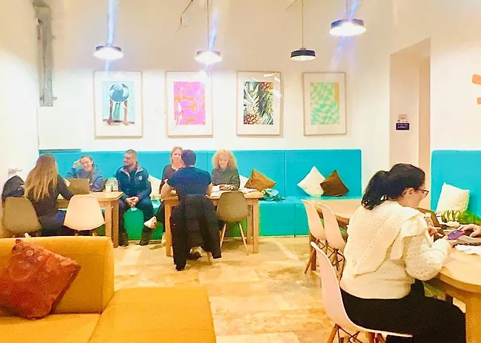 Follow The Sun Boutique - Pool, Breakfast & Sea Views بيت شباب *