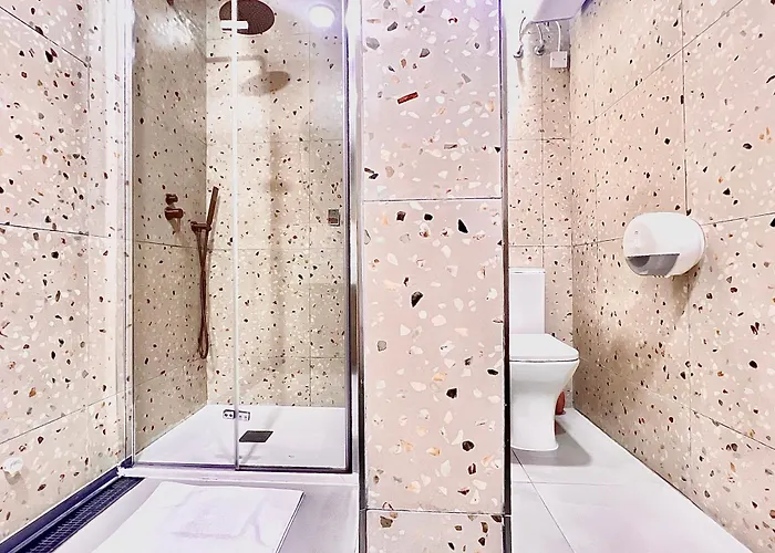 Follow The Sun Boutique - Pool, Breakfast & Sea Views Hostel Saint Julian's