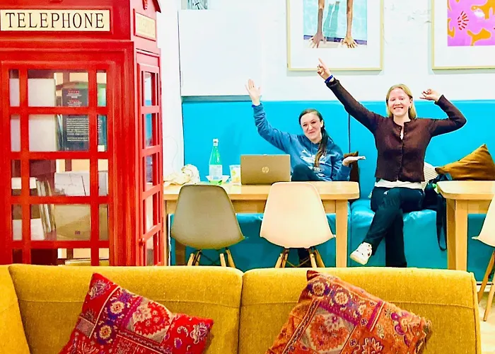 Follow The Sun Boutique - Pool, Breakfast & Sea Views بيت شباب