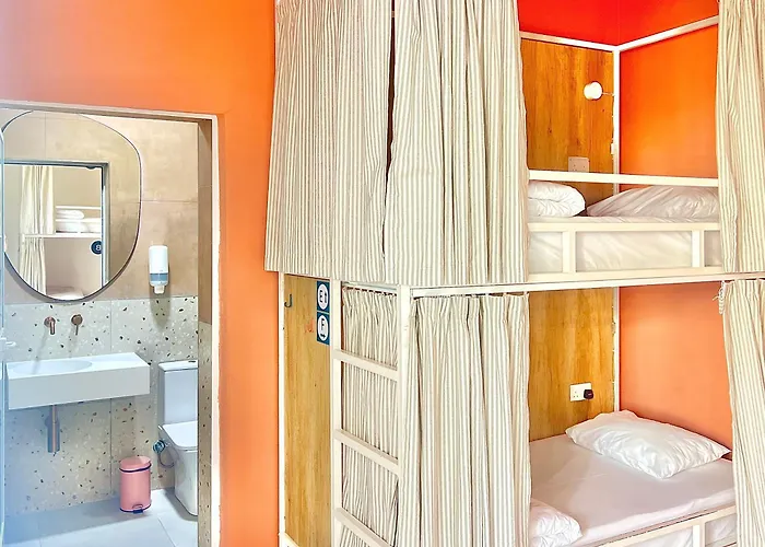 بيت شباب Follow The Sun Boutique - Pool, Breakfast & Sea Views