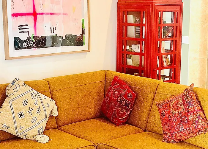 Follow The Sun Boutique - Pool, Breakfast & Sea Views Hostel Saint Julian's