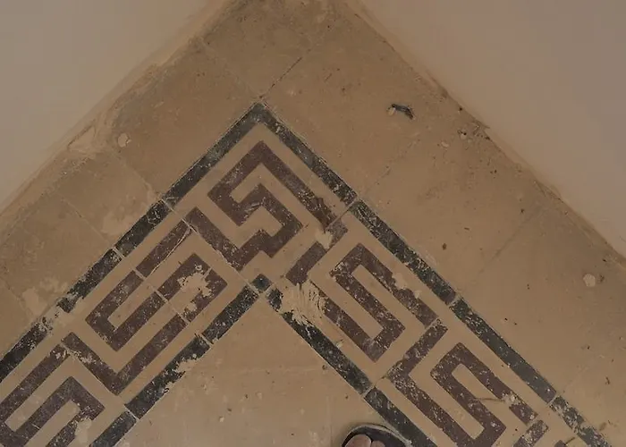 Hostel Follow The Sun Boutique - Pool, Breakfast & Sea Views *