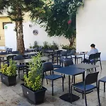 Follow The Sun Boutique - Pool, Breakfast & Sea Views *