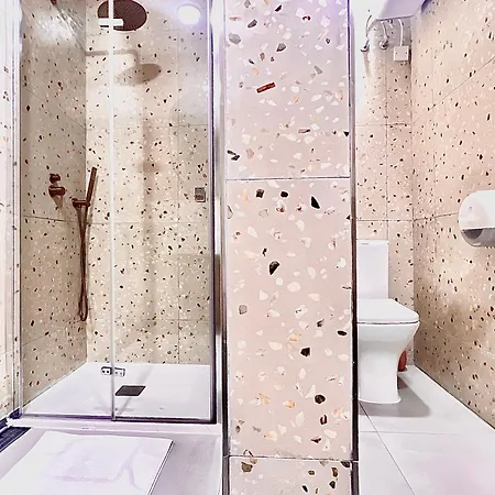 Follow The Sun Boutique - Pool, Breakfast & Sea Views Hostel San Ġiljan