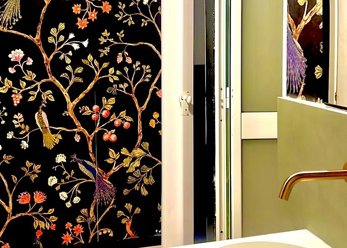 Hostel Follow The Sun Boutique - Pool, Breakfast & Sea Views San Ġiljan